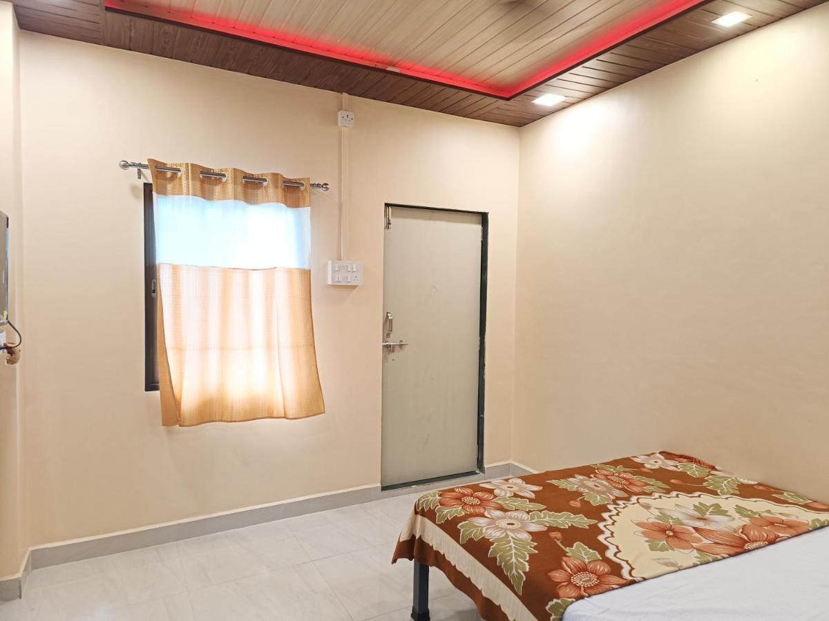 Shree Nivas Home Stay Shrivardhan Exterior photo
